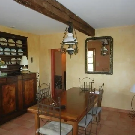 House La Hire De L'esquinsac Holiday home *