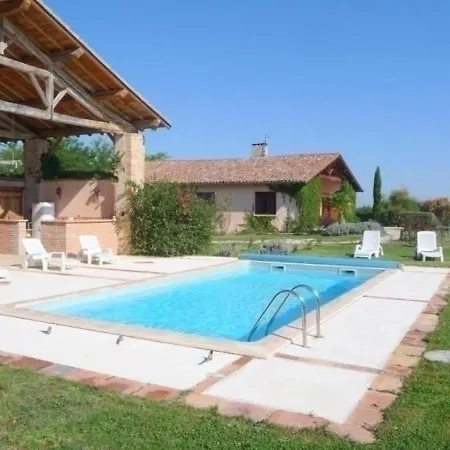 House La Hire De L'esquinsac Holiday home Samatan